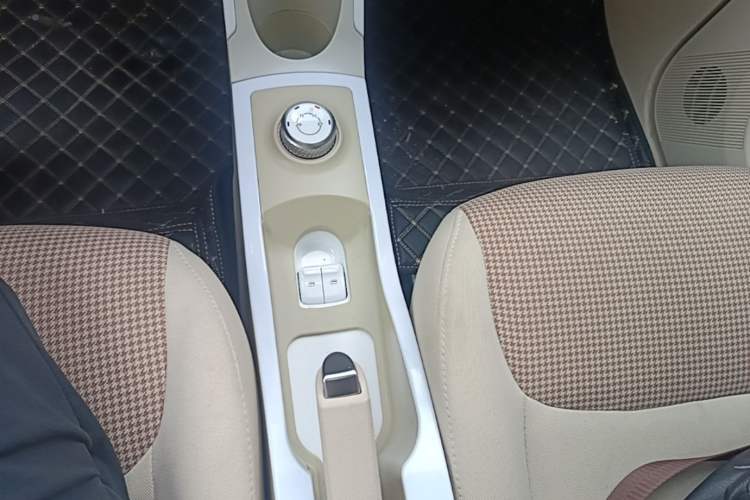 Used Wuling Hongguang MINIEV 2024 3rd Generation 215km Youth Edition Gear Lever