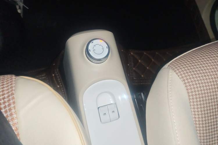 Used Wuling Hongguang MINIEV 2024 3rd Generation 215km Advanced Version Gear Lever