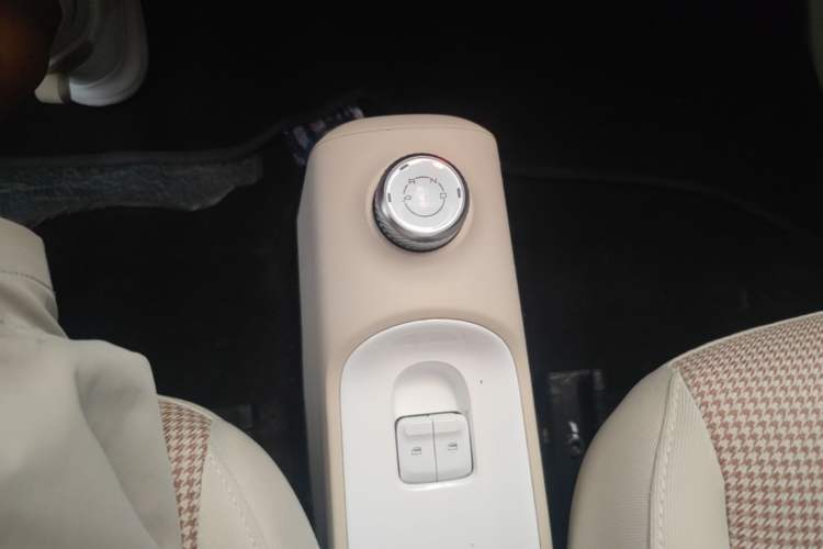 Used Wuling Hongguang MINIEV 2024 3rd Generation 215km Youth Edition Gear Lever
