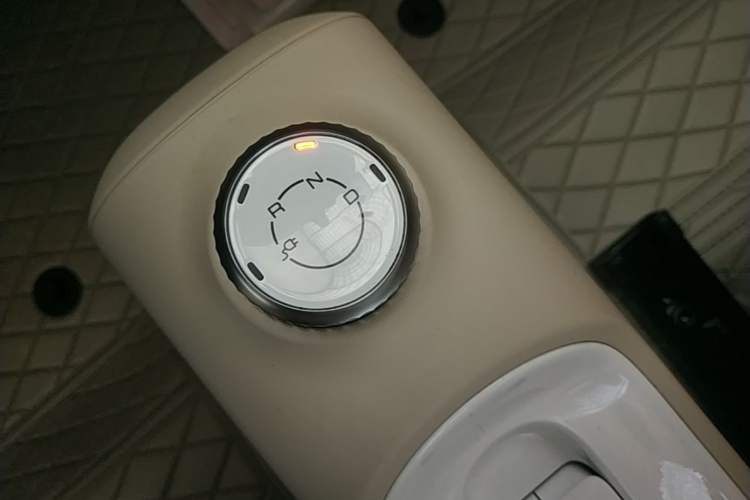 Used Wuling Hongguang MINIEV 2024 3rd Generation 215km Youth Edition Gear Lever