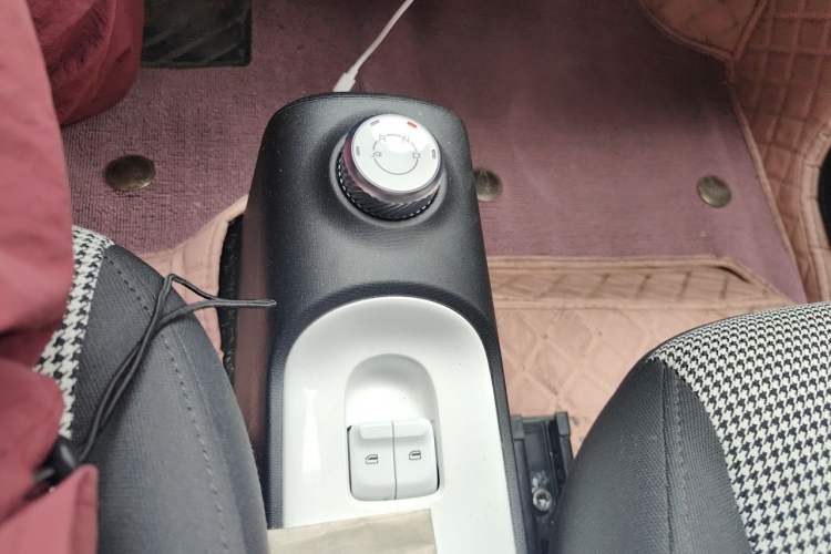 Used Wuling Hongguang MINIEV 2024 3rd Generation 215km Advanced Version Gear Lever