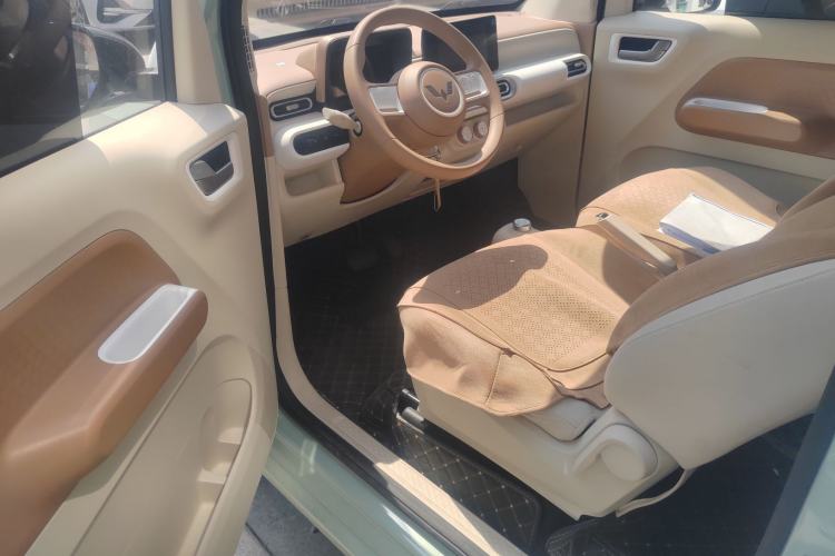 Used Wuling Hongguang MINIEV 2024 3rd Generation 215km Advanced Version Interior 1