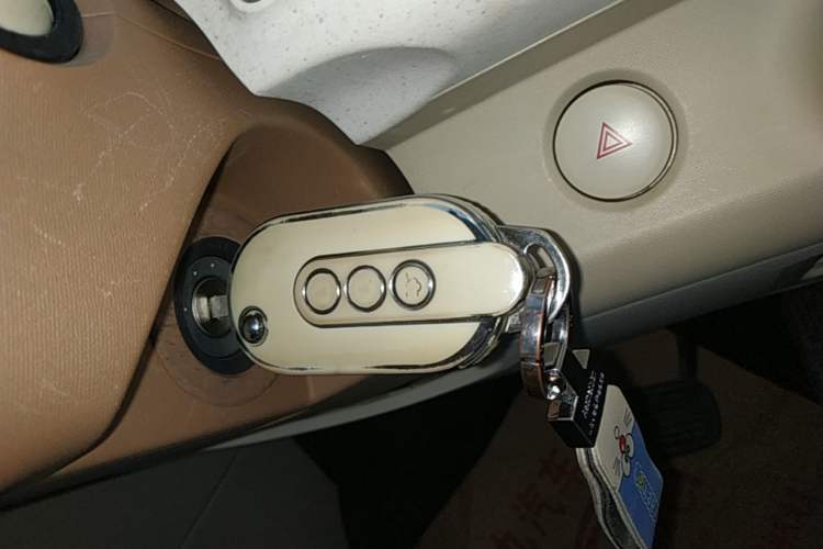 Used Wuling Hongguang MINIEV 2024 3rd Generation 215km Advanced Version Interior 1
