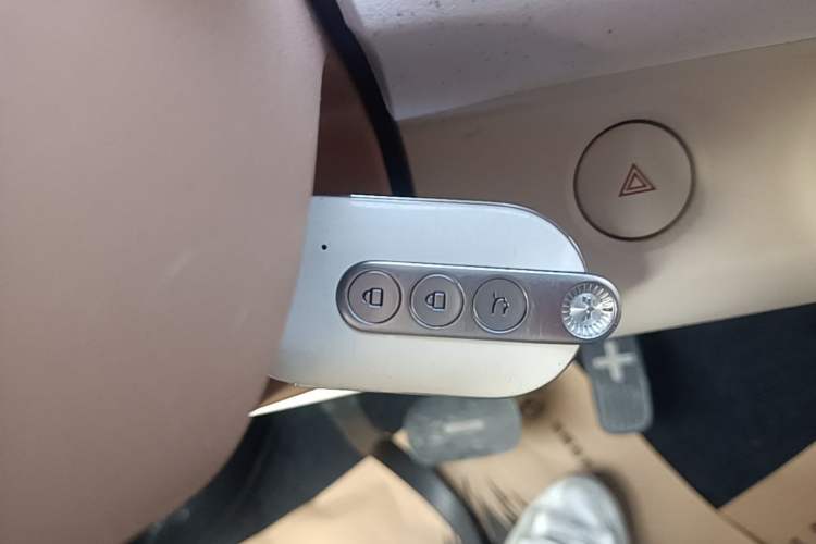 Used Wuling Hongguang MINIEV 2024 3rd Generation 215km Advanced Version Interior 1