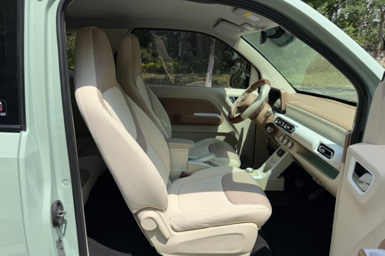 Used Wuling Hongguang MINIEV 2024 3rd Generation 215km Youth Edition Interior 1