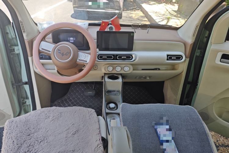 Used Wuling Hongguang MINIEV 2024 3rd Generation 170 km Interior 2