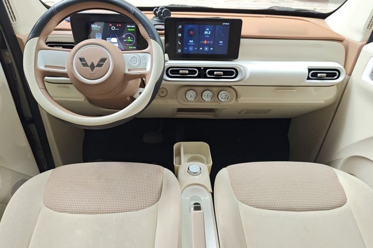 Used Wuling Hongguang MINIEV 2024 3rd Generation 215km Advanced Version Interior 2