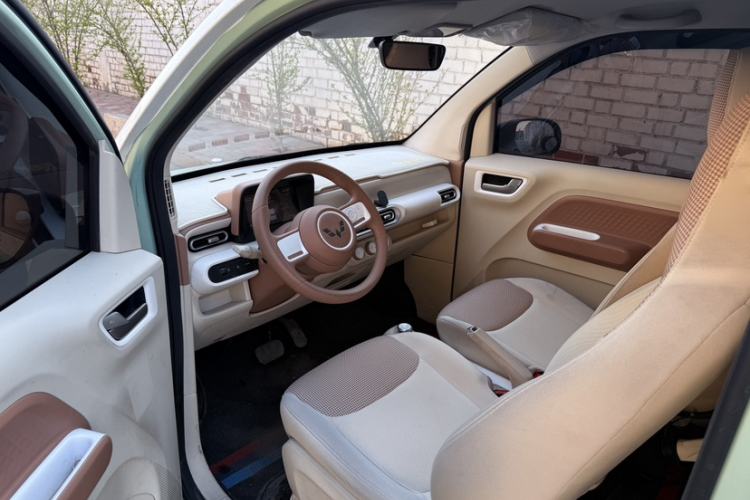 Used Wuling Hongguang MINIEV 2024 3rd Generation 215km Youth Edition Interior 2