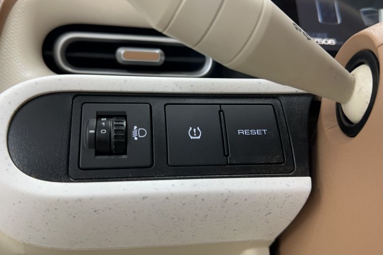 Used Wuling Hongguang MINIEV 2024 3rd Generation 215km Youth Edition Interior 2