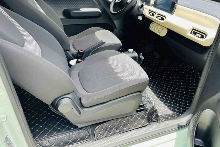 Used Wuling Hongguang MINIEV 2024 3rd Generation 215km Advanced Version Interior 2