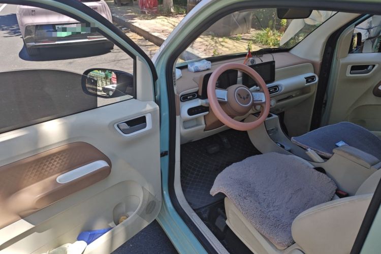 Used Wuling Hongguang MINIEV 2024 3rd Generation 170 km Interior 3