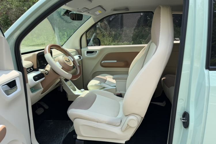 Used Wuling Hongguang MINIEV 2024 3rd Generation 215km Youth Edition Interior 3