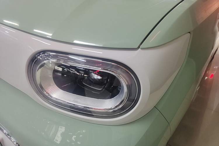 Used Wuling Hongguang MINIEV 2024 3rd Generation 215km Advanced Version Left Front Headlight