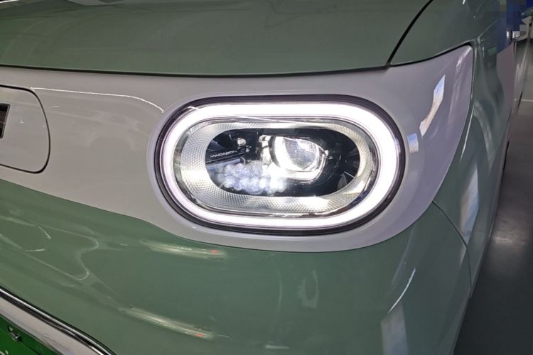 Used Wuling Hongguang MINIEV 2024 3rd Generation 215km Advanced Version Left Front Headlight