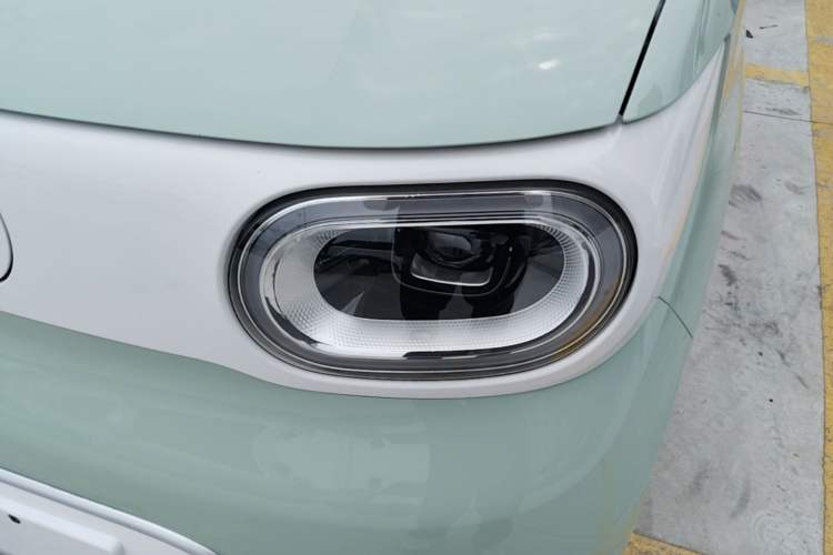 Used Wuling Hongguang MINIEV 2024 3rd Generation 215km Youth Edition Left Front Headlight