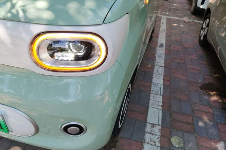 Used Wuling Hongguang MINIEV 2024 3rd Generation 215km Youth Edition Left Front Headlight