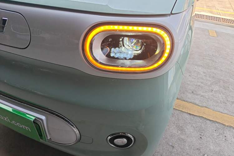 Used Wuling Hongguang MINIEV 2024 3rd Generation 215km Advanced Version Left Front Headlight