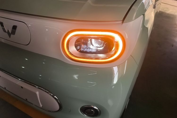 Used Wuling Hongguang MINIEV 2024 3rd Generation 215km Advanced Version Left Front Headlight