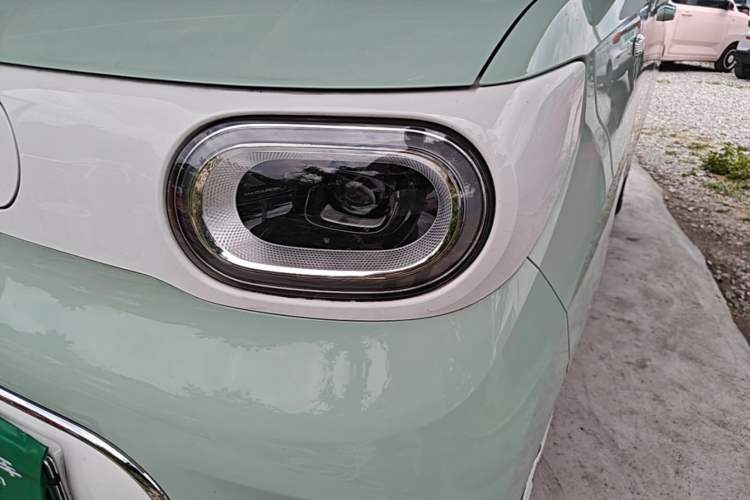 Used Wuling Hongguang MINIEV 2024 3rd Generation 215km Advanced Version Left Front Headlight