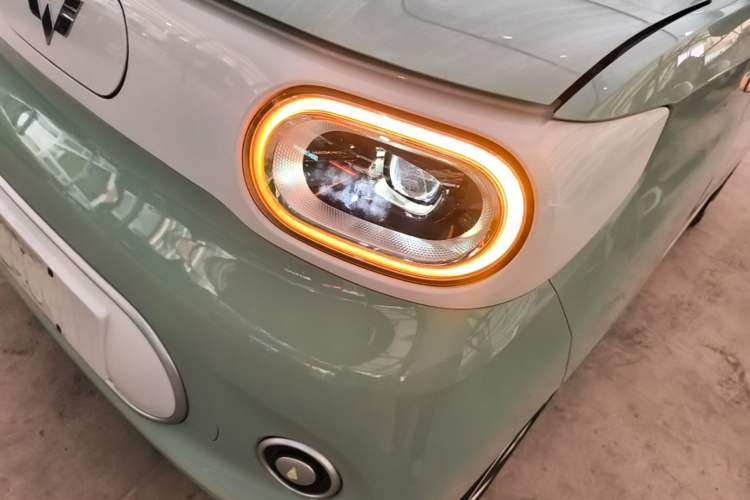 Used Wuling Hongguang MINIEV 2024 3rd Generation 215km Youth Edition Left Front Headlight