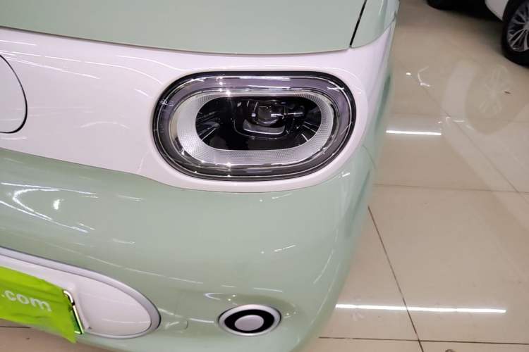 Used Wuling Hongguang MINIEV 2024 3rd Generation 215km Youth Edition Left Front Headlight