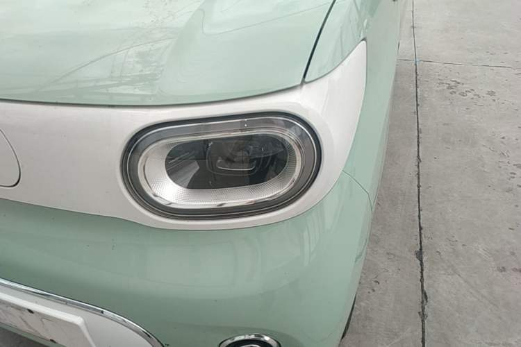 Used Wuling Hongguang MINIEV 2024 3rd Generation 215km Advanced Version Left Front Headlight