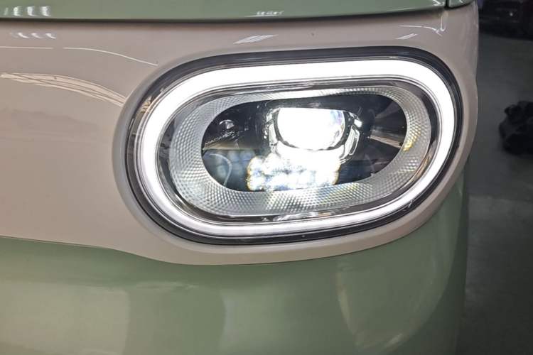Used Wuling Hongguang MINIEV 2024 3rd Generation 215km Youth Edition Left Front Headlight
