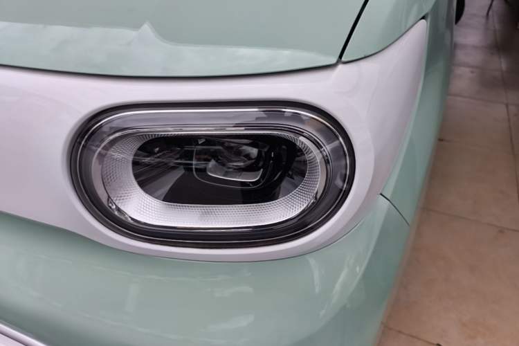 Used Wuling Hongguang MINIEV 2024 3rd Generation 215km Youth Edition Left Front Headlight