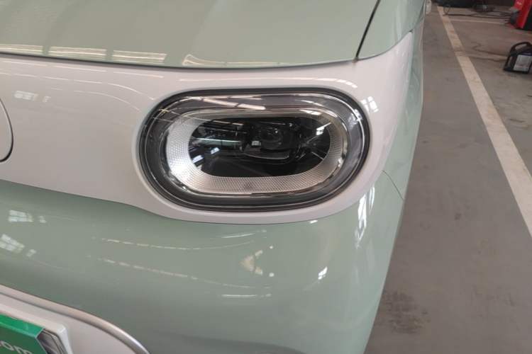 Used Wuling Hongguang MINIEV 2024 3rd Generation 215km Youth Edition Left Front Headlight