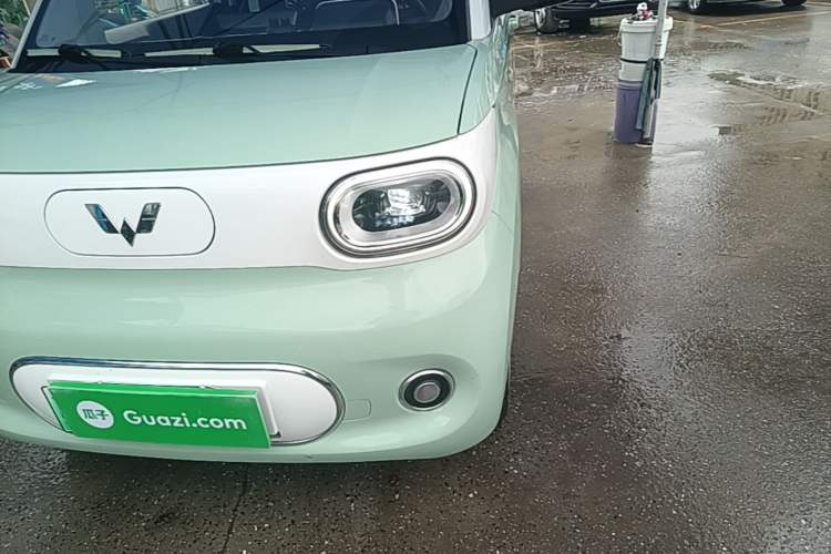Used Wuling Hongguang MINIEV 2024 3rd Generation 215km Advanced Version Left Front Headlight