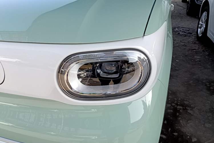 Used Wuling Hongguang MINIEV 2024 3rd Generation 215km Youth Edition Left Front Headlight