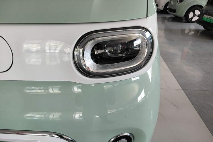 Used Wuling Hongguang MINIEV 2024 3rd Generation 215km Advanced Version Left Front Headlight
