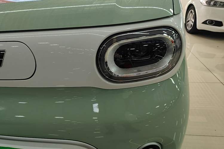 Used Wuling Hongguang MINIEV 2024 3rd Generation 215km Youth Edition Left Front Headlight