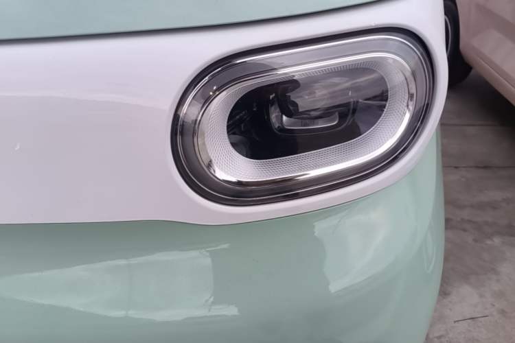 Used Wuling Hongguang MINIEV 2024 3rd Generation 215km Advanced Version Left Front Headlight
