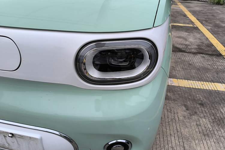 Used Wuling Hongguang MINIEV 2024 3rd Generation 215km Advanced Version Left Front Headlight