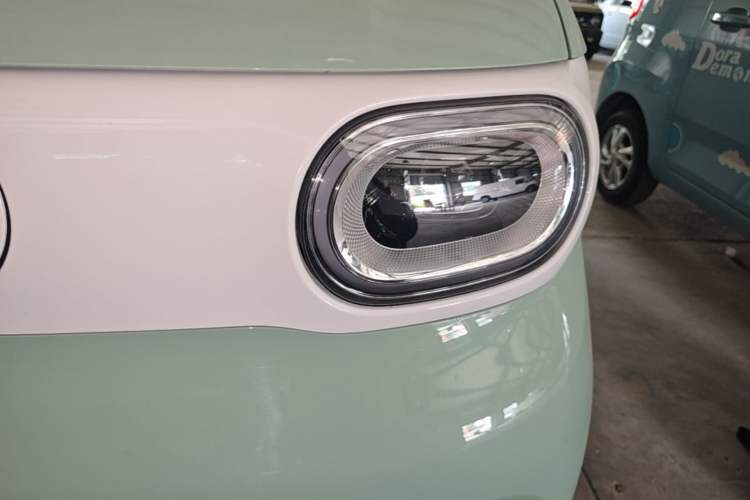 Used Wuling Hongguang MINIEV 2024 3rd Generation 215km Youth Edition Left Front Headlight