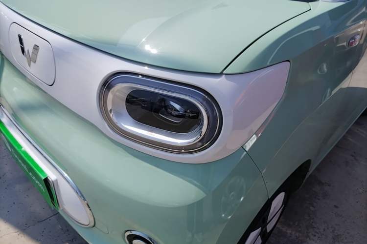 Used Wuling Hongguang MINIEV 2024 3rd Generation 215km Advanced Version Left Front Headlight
