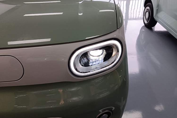Used Wuling Hongguang MINIEV 2024 3rd Generation 215km Youth Edition Left Front Headlight