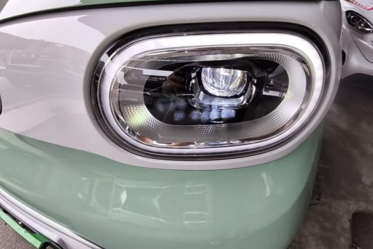 Used Wuling Hongguang MINIEV 2024 3rd Generation 215km Youth Edition Left Front Headlight