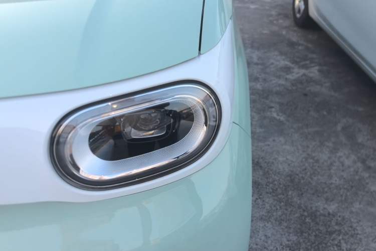 Used Wuling Hongguang MINIEV 2024 3rd Generation 215km Advanced Version Left Front Headlight