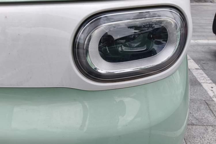 Used Wuling Hongguang MINIEV 2024 3rd Generation 215km Advanced Version Left Front Headlight