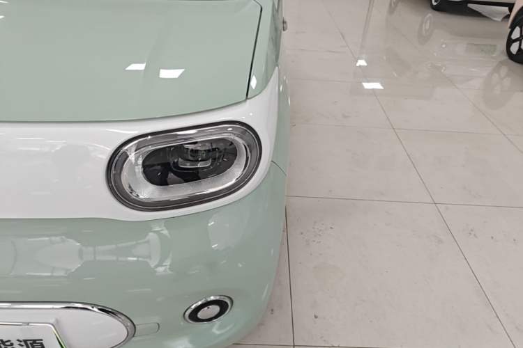 Used Wuling Hongguang MINIEV 2024 3rd Generation 215km Advanced Version Left Front Headlight