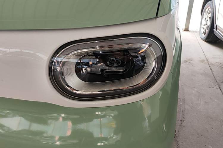 Used Wuling Hongguang MINIEV 2024 3rd Generation 215km Youth Edition Left Front Headlight