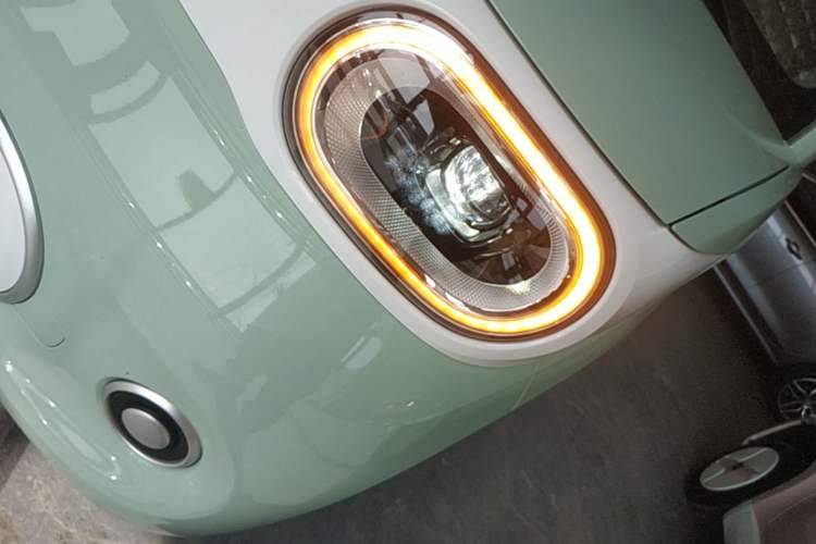 Used Wuling Hongguang MINIEV 2024 3rd Generation 215km Youth Edition Left Front Headlight