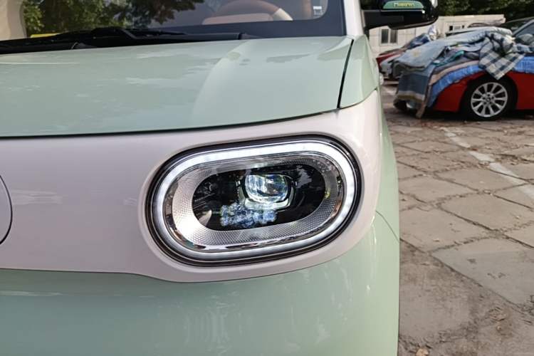 Used Wuling Hongguang MINIEV 2024 3rd Generation 215km Advanced Version Left Front Headlight