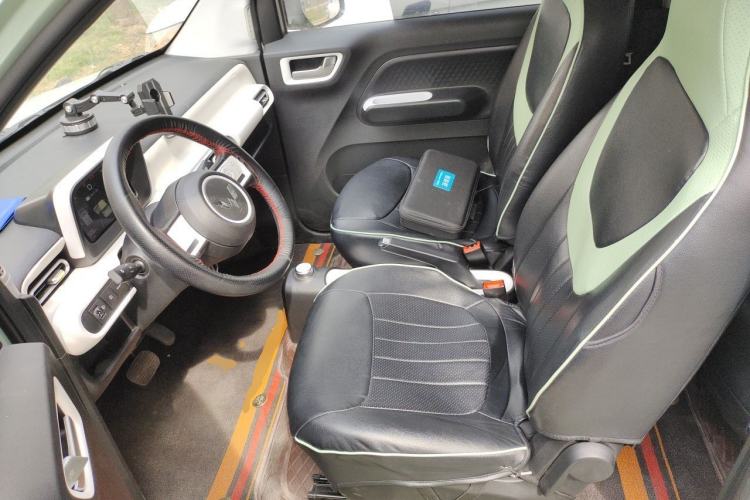 Used Wuling Hongguang MINIEV 2024 3rd Generation 215km Youth Edition Left Front Seat