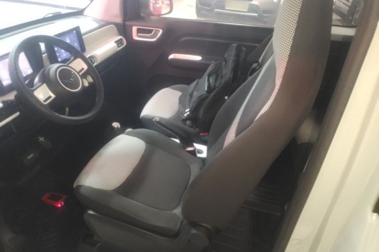 Used Wuling Hongguang MINIEV 2024 3rd Generation 215km Advanced Version Left Front Seat