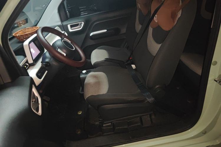 Used Wuling Hongguang MINIEV 2024 3rd Generation 215km Youth Edition Left Front Seat