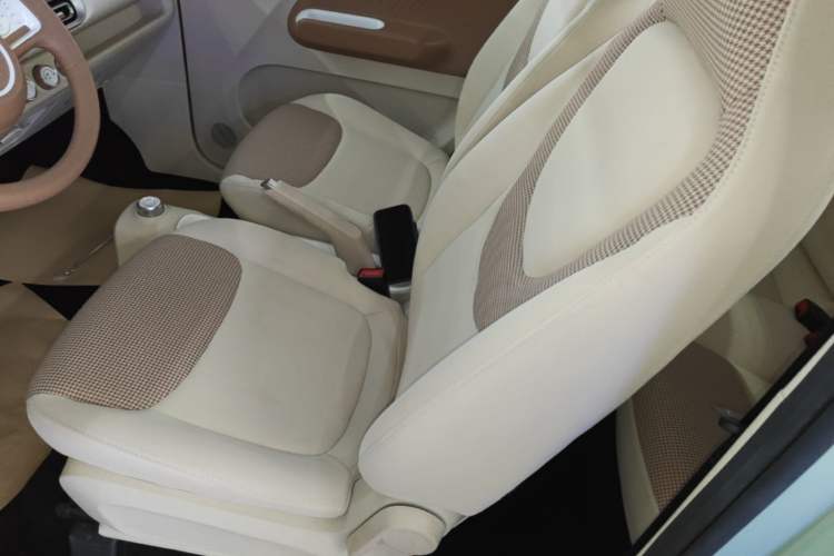 Used Wuling Hongguang MINIEV 2024 3rd Generation 215km Advanced Version Left Front Seat