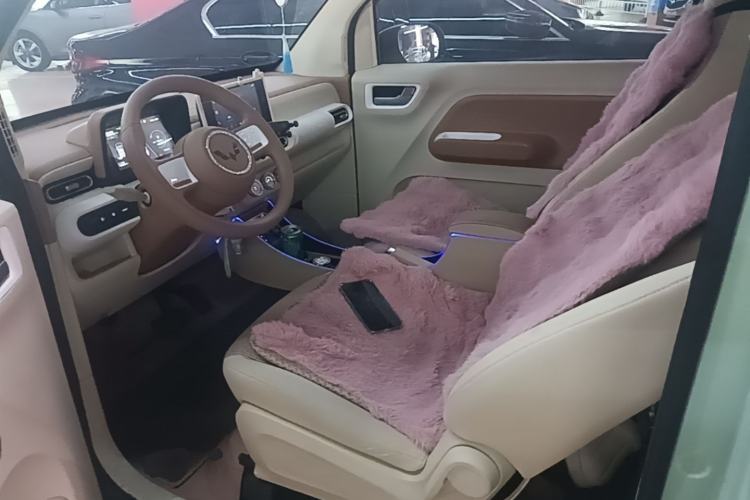 Used Wuling Hongguang MINIEV 2024 3rd Generation 215km Advanced Version Left Front Seat